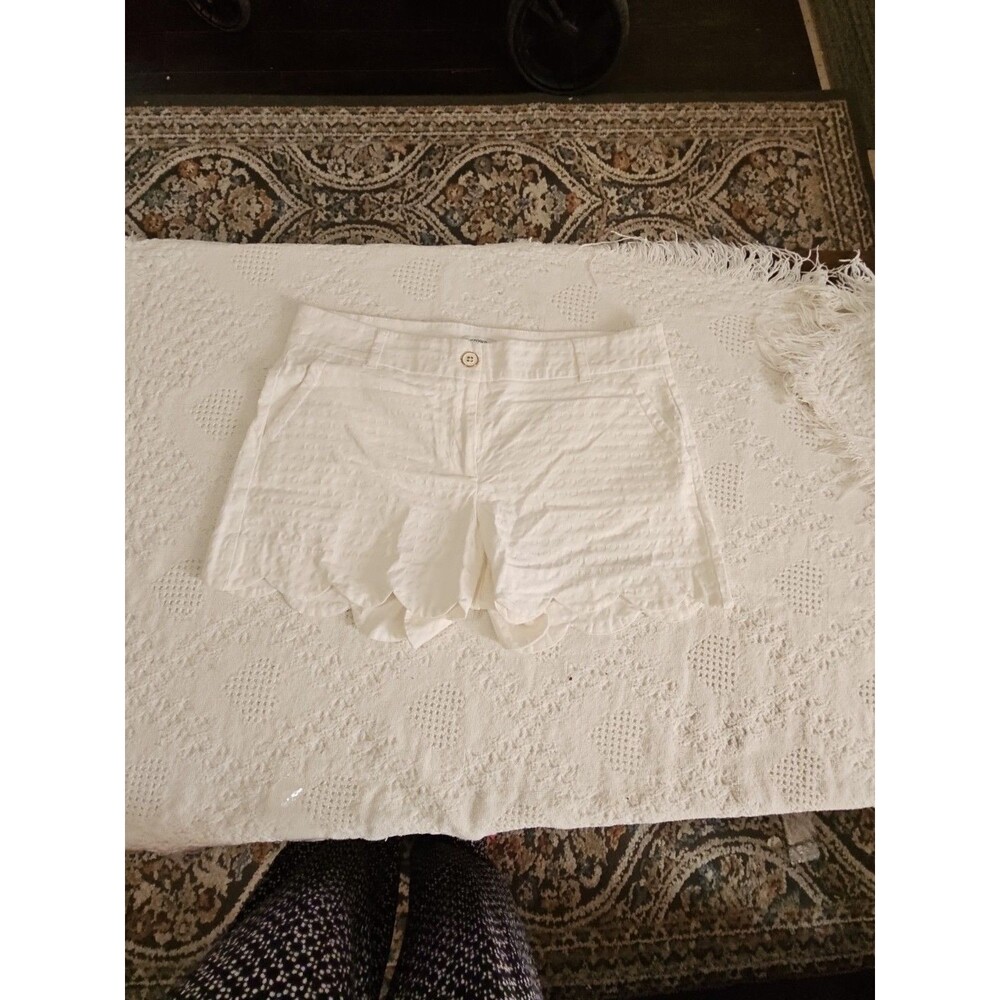 Crown & Ivy Shelby Women's White Shorts w Pockets see measurements Size 8 - Picture 2 of 10